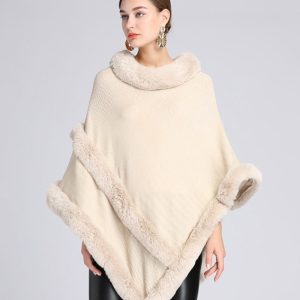Cape en pilou pilou idéale pour un look cosy et tendance