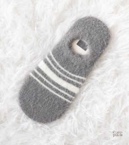 Chaussettes basses grises pour un look décontracté féminin