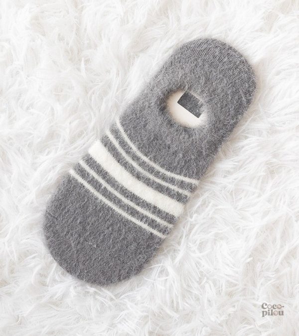 Chaussettes basses grises pour un look décontracté féminin