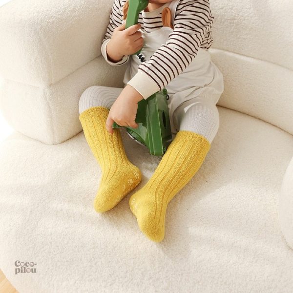 Chaussette chaude pour les petits pieds