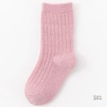 Chaussettes enfant faciles à enfiler