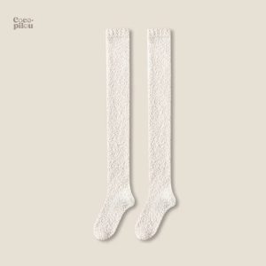 Chaussettes hautes en tissu pilou pilou pour un style décontracté