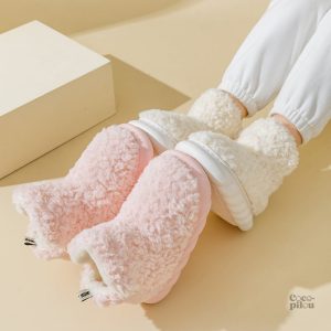 Chausson peluche chic, design Pilou Pilou pour un confort optimal