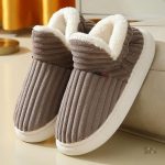 Chaussons pilou pilou femme, idéaux pour se détendre à la maison