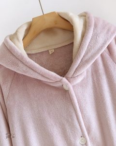 Chemise de nuit en tissu douillet pour femme