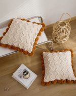Coussin moumoute pour un coin cocooning confortable