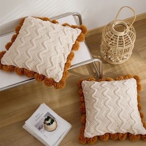 Coussin moumoute pour un coin cocooning confortable