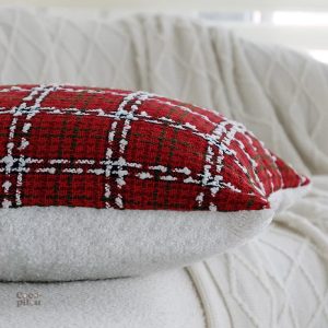 Accessoire cocooning, coussin sherpa pour un intérieur chaleureux