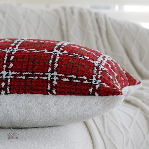 Accessoire cocooning, coussin sherpa pour un intérieur chaleureux