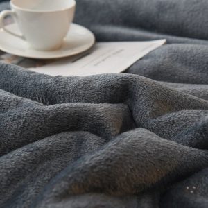 Plaid en laine, accessoire cosy pour les journées fraîches