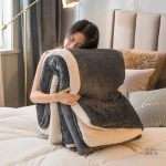 Couverture Pilou Pilou, un incontournable pour l'hiver confortablement douillet