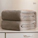 Plaid Pilou Pilou en velours idéal pour les soirées cocooning