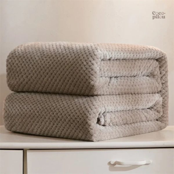 Plaid Pilou Pilou en velours idéal pour les soirées cocooning