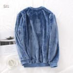 Haut Pilou bleu pour une nuit douillette