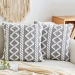 Housse de coussin Pilou Pilou grise croisée