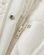 Manteau blanc cassé pour un style décontracté