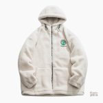 Manteau blanc en moumoute confortable et tendance