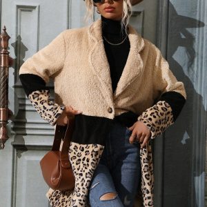 Manteau beige en peluche douce et chaleureuse