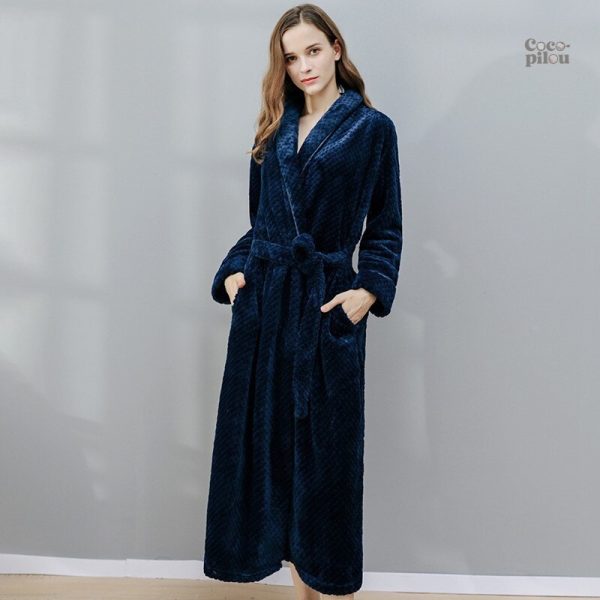 peignoir-femme-pilou-bleu-marine-1 Peignoir femme bleu marine en tissu Pilou doux et confortable