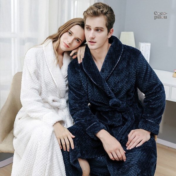 Peignoir Pilou femme bleu marine, idéal pour les soirées cocooning