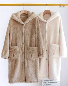 Peignoir femme en pilou pilou, idéal pour les soirées cocooning