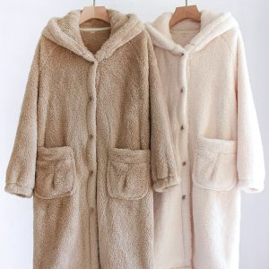 Peignoir femme en pilou pilou, idéal pour les soirées cocooning