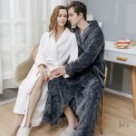 Peignoir gris doux en matière Pilou Pilou