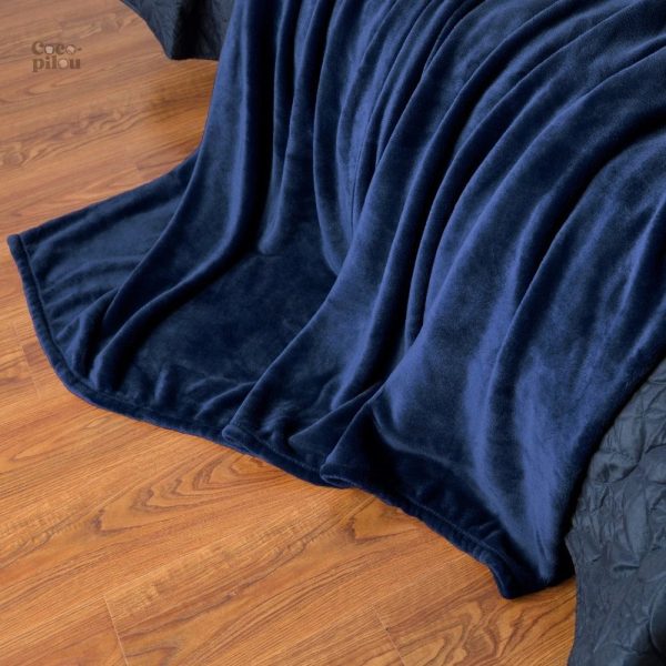 Plaid Pilou Pilou bleu, parfait pour les soirées d'hiver