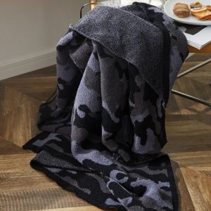 Plaid fourrure noir doux et confortable pour les soirées cocooning