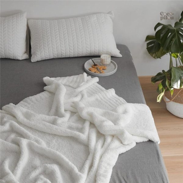 Plaid fourrure blanc doux et chaud pour cocooning