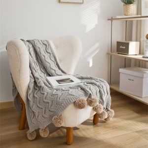 Plaid fourrure gris doux et chaleureux pour votre intérieur