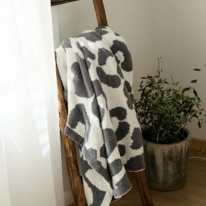 Couverture Pilou légère pour les soirées cocooning