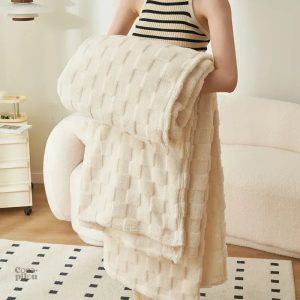 Plaid Pilou Pilou crème à carreaux doux et confortable