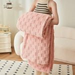 Plaid Pilou Pilou rose à carreaux confortable et doux