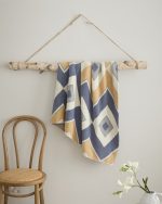 Plaid polaire coloré, parfait pour un intérieur chaleureux