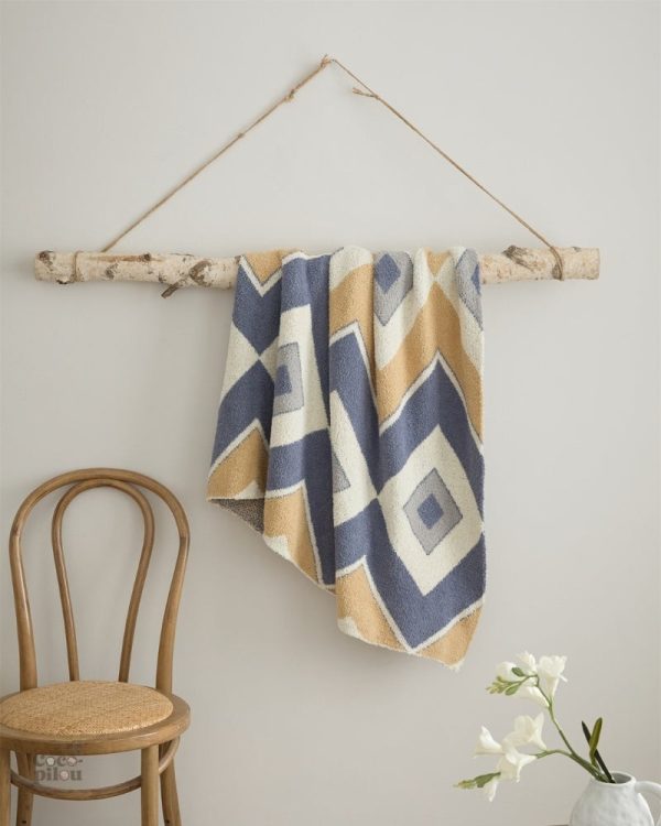 Plaid polaire coloré, parfait pour un intérieur chaleureux