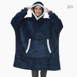 Poncho plaid bleu marine pelucheux