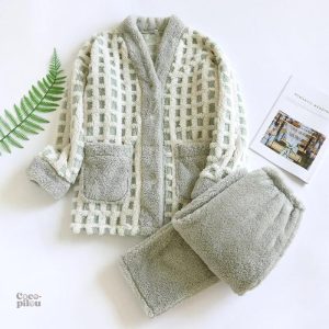 Pyjama boutonné pour femme, tendance et chaleureux en Pilou Pilou