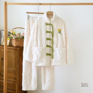 Vêtement de nuit femme idéal pour l'hiver et le cocooning