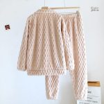 Pyjama femme en Pilou Pilou, idéal pour les nuits cocooning