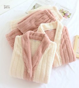 Pyjama fourrure femme, idéal pour se détendre à la maison