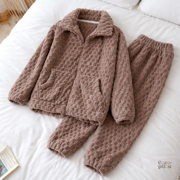 Pyjama marron pilou pilou pour homme confortable