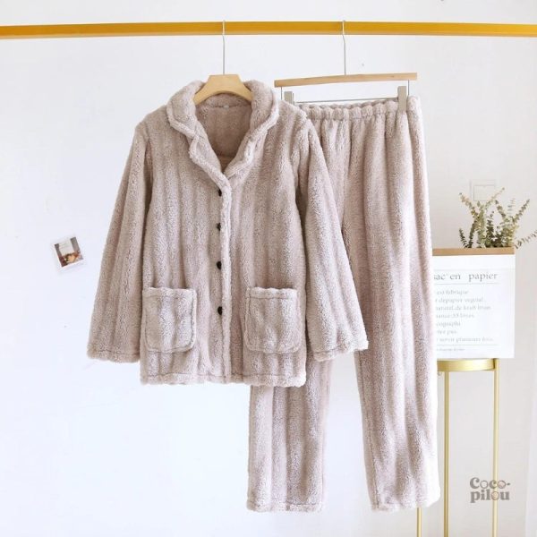 pyjama-peluche-femme-1 Pyjama peluche femme doux et confortable