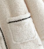 Pyjama femme en tissu plaid, parfait pour le cocooning