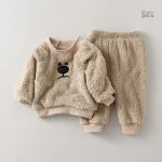 Pyjama enfant en polaire idéal pour l'hiver