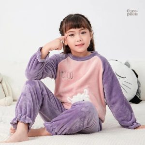 Pyjama polaire fille doux et confortable pour les nuits d'hiver