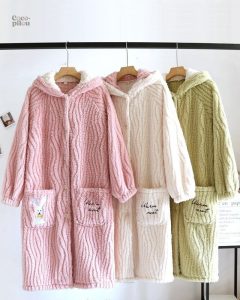 Confortable robe de chambre fourrure, style Pilou Pilou féminin