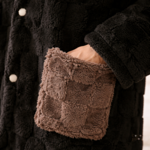 Confort ultime avec cette robe de chambre homme en pilou pilou