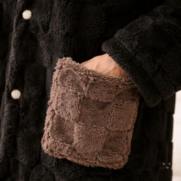 Confort ultime avec cette robe de chambre homme en pilou pilou