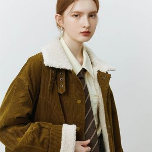 Veste col mouton femme élégante et confortable